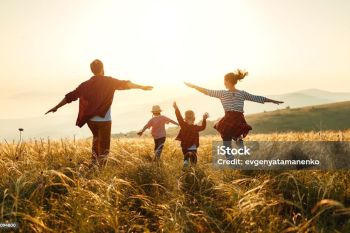 Sudahi memanjakan  anak dengan fasilitas berlimpah