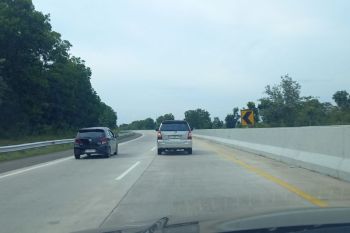 Arus lalu lintas Tol Bakter sepi pada hari kedua Lebaran 2025