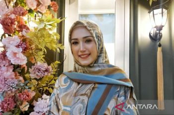 Tampil modis, Adelia Wihelmina jadi sumber inspirasi label modest fashion