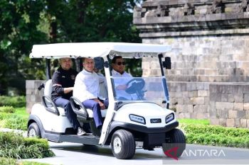 Prabowo jadi pemandu wisata Presiden Prancis Emmanuel Macron, ceritakan sejarah Candi Borobudur