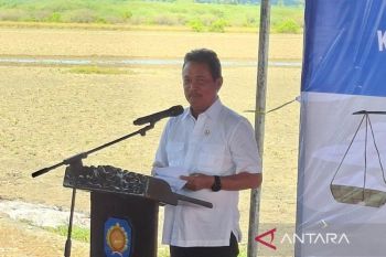 Menteri Trenggono janji ke Presiden Prabowo penghentian impor garam pada 2027