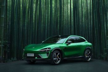 CEO Xiaomi bantah rumor mengenai harga SUV listrik terbaru YU7