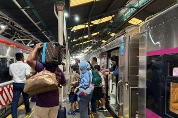 Sebanyak 64 ribu pelanggan KA Jarak Jauh naik dan turun di Daop 6