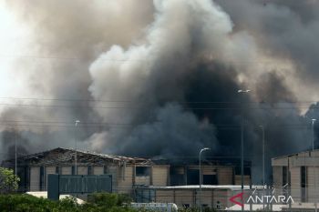 Ali Khamenei: Jika AS serang Iran, akan pecah perang regional