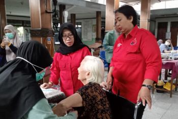 Peringati Bulan Bung Karno, PDIP Yogyakarta gelar bakti sosial dan cek kesehatan lansia