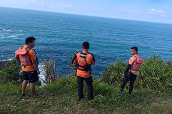 Polres Gunungkidul bawa jasad tanpa kepala di Pantai Gunungkidul ke RS Bhayangkara