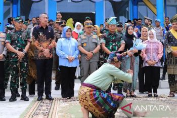 Nuansa adat melayu iringi kedatangan Danrem 031/Wira Bima di Selatpanjang