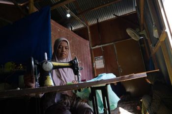 PLN salurkan bantuan pasang listrik gratis 2.821 keluarga prasejahtera di seluruh Indonesia