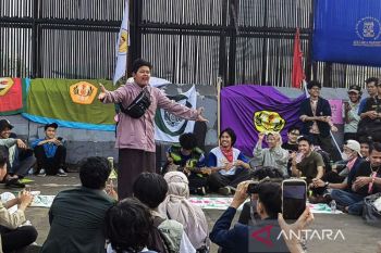 Peran media massa arus utama di era fabrikasi kebenaran