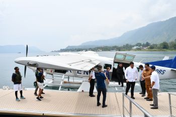 Advetorial - Jajal pesawat Amphibi, Bupati Samosir : Era baru dan daya tarik bagi pariwisata Kabupaten Samosir