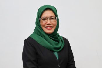 Cahaya dari Pesantren: Menanam Cinta Ilahi, Menuai Peradaban Dunia