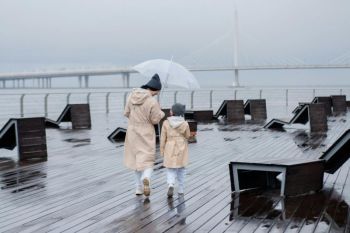 Hujan deras berpetir berpotensi terjadi pada Rabu