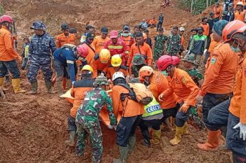 SAR temukan satu korban tanah longsor di Cibeunying Cilacap