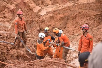 Indonesia uses weather modification to aid Cilacap landslide search
