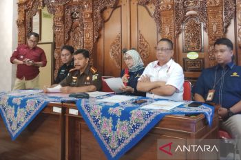 DJP DIY menyerahkan dua tersangka penggelapan pajak ke Kejari Yogyakarta