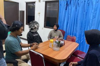 Polisi amankan dua terduga pelaku tindakan asusila melalui TikTok