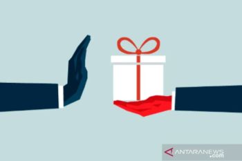 Bayang-bayang gratifikasi di rumah rakyat