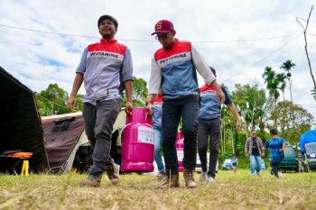 Kunjungan Menteri ESDM dan Dirut Pertamina Tinjau Ketersediaan Energi dan Bantuan Kemanusiaan di Aceh, Sumut, dan Sumbar