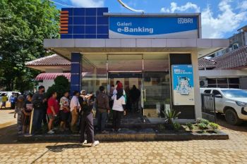 Akses layanan BRI tetap terjaga di daerah terisolir bencana banjir bandang melalui satelit