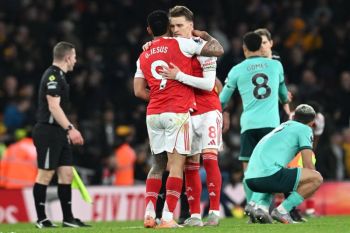 Diwarnai 2 gol bunuh diri, Arsenal menang dramatis 2-1 atas Wolves