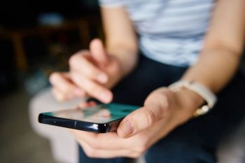 Menjaga kesehatan mental dari paparan media sosial