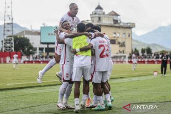 Persib gagal salip Persija di papan atas klasemen