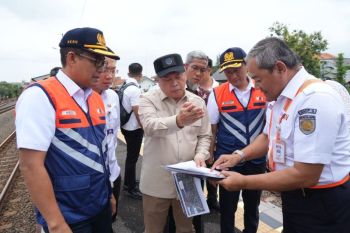 Jelang Nataru, Menhub dan Dirut KAI Cek Kesiapan Jalur Kereta Api di Grobogan