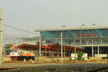 Integrasi KA Jarak Jauh dan Commuter Line Dorong Peningkatan Peran Stasiun Bekasi dan Jatinegara pada Nataru 2025/2026