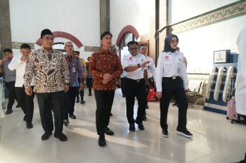 Kunjungan Wakil Presiden RI di Stasiun Semarang Tawang Pastikan Layanan Berjalan Optimal