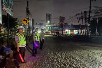 Polres Metro Tangerang dirikan 10 posko awasi truk tambang melintas