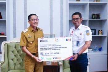 KAI Palembang salurkan CSR Rp520 juta dukung fasilitas publik Palembang
