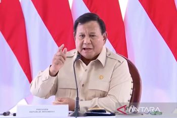 Prabowo orders repairs of flood-hit facilities alongside shelters