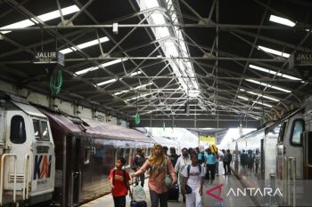 KAI Daop 3 Cirebon batalkan 28 perjalanan KA akibat banjir