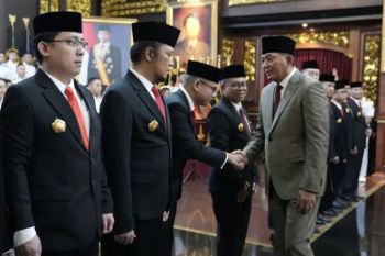 Kemenhan lantik 12 tenaga ahli, termasuk vokalis Letto