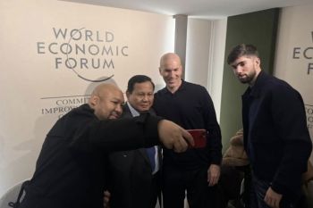 Prabowo unggah momen bertemu Zidane di Davos