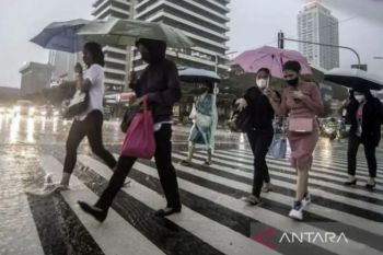Mayoritas wilayah Indonesia diguyur hujan ringan pada Sabtu