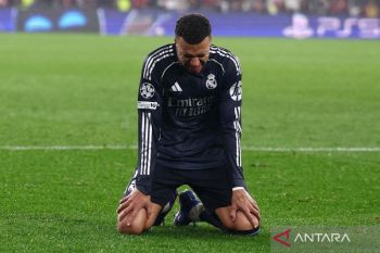 Didier Deschamps bela Kylian Mbappe dari cap pemain egois