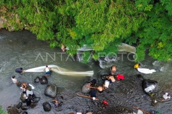Tradisi Resik Lawon jelang bulan Ramadhan