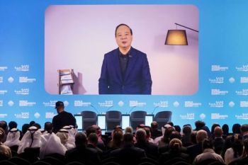 Robin Zeng: Mewujudkan Era Energi Berkelanjutan dengan Teknologi Nol Karbon