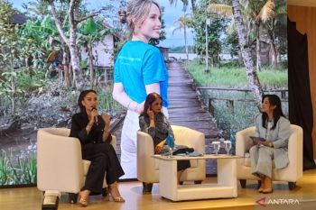 Cinta Laura sebut edukasi pelecehan seksual harus dimulai sejak dini