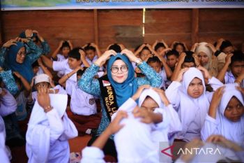 https://img.antaranews.com/cache/350x233/2026/02/15/20260215-trauma-healing-di-nagan-raya_1.jpeg