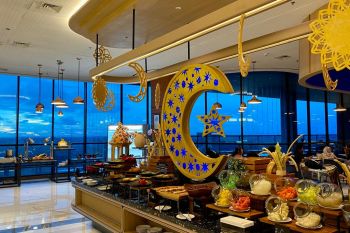 Ayo! buka bersama sambil menikmati panorama pesawat dan pantai selatan dari Novotel-IbisYIAKulon Progo