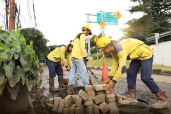 Pemkot Tangerang targetkan rekonstruksi 320 titik jalan lingkungan