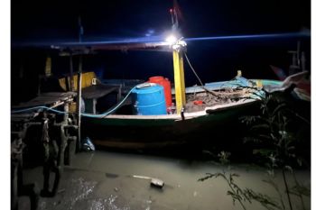 Penerangan Berbasis PLTS Hadir, Nelayan Cilamaya Kini Melaut dengan Lebih Aman dan Produktif