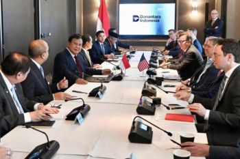 Prabowo tells global investors Indonesia no longer a "sleeping giant"