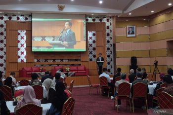 Minister supports single professional body for health workers