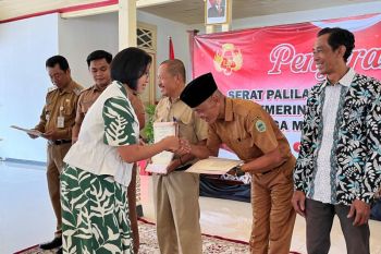 Keraton Yogyakarta serahkan surat kekancingan Tanah Sultan di Gunungkidul