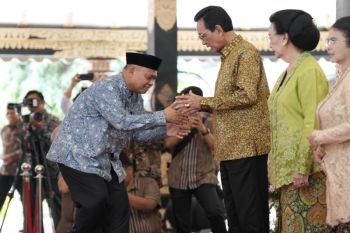 Gubernur DIY ajak masyarakat mawas diri dalam mengambil kebijakan