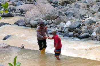Jembatan Ciwarunga terputus ganggu aktivitas warga di selatan Garut