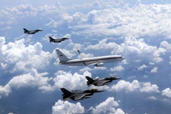 Six Air Force jets escort Prabowo's flight to Magelang